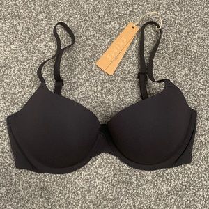 NWT skims fits everybody push up bra